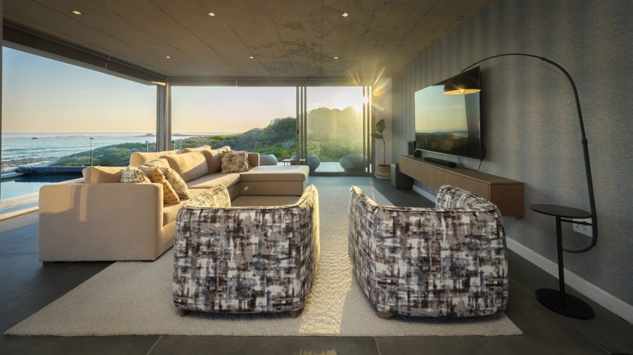 5 Bedroom Property for Sale in Suiderstrand Western Cape